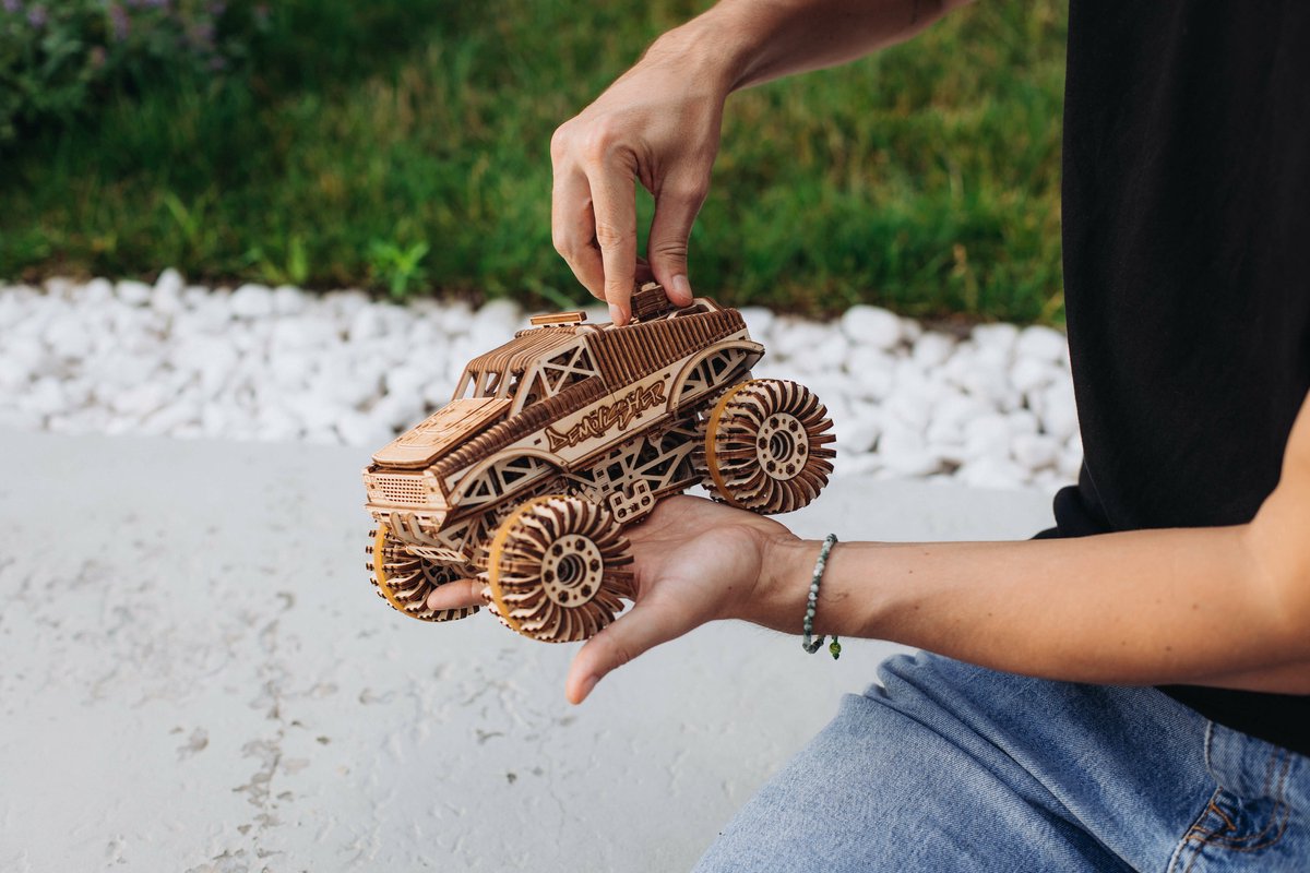 Wood Trick – Modelbouw 3D houten puzzel – Monster truck (WDTK015) – 556 stuks - Geen lijm noch verf nodig! — afbeelding 16