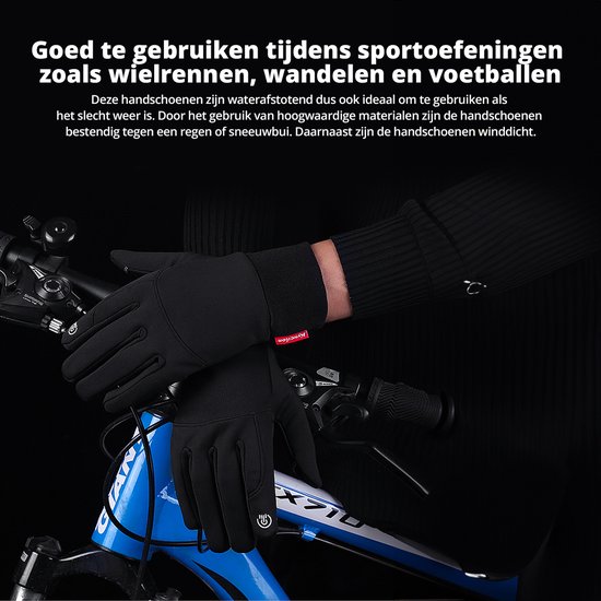 Zwarte sport handschoenen met een rode label, gedragen op een fiets.