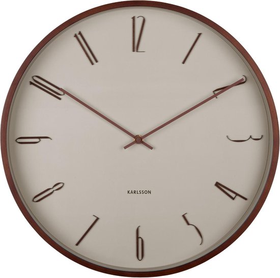 Horloge murale ronde grise Karlsson avec aiguilles et chiffres marron et un bord marron.