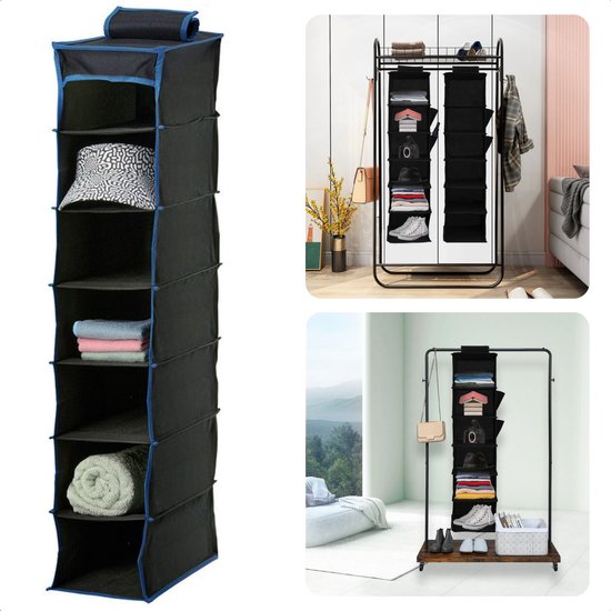 Zwarte hangorganizer met blauwe randen, 7 vakken met o.a. een pet en opgerolde handdoek.
