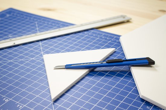 Couteau de coupe Westcott Office 9 mm avec support en métal