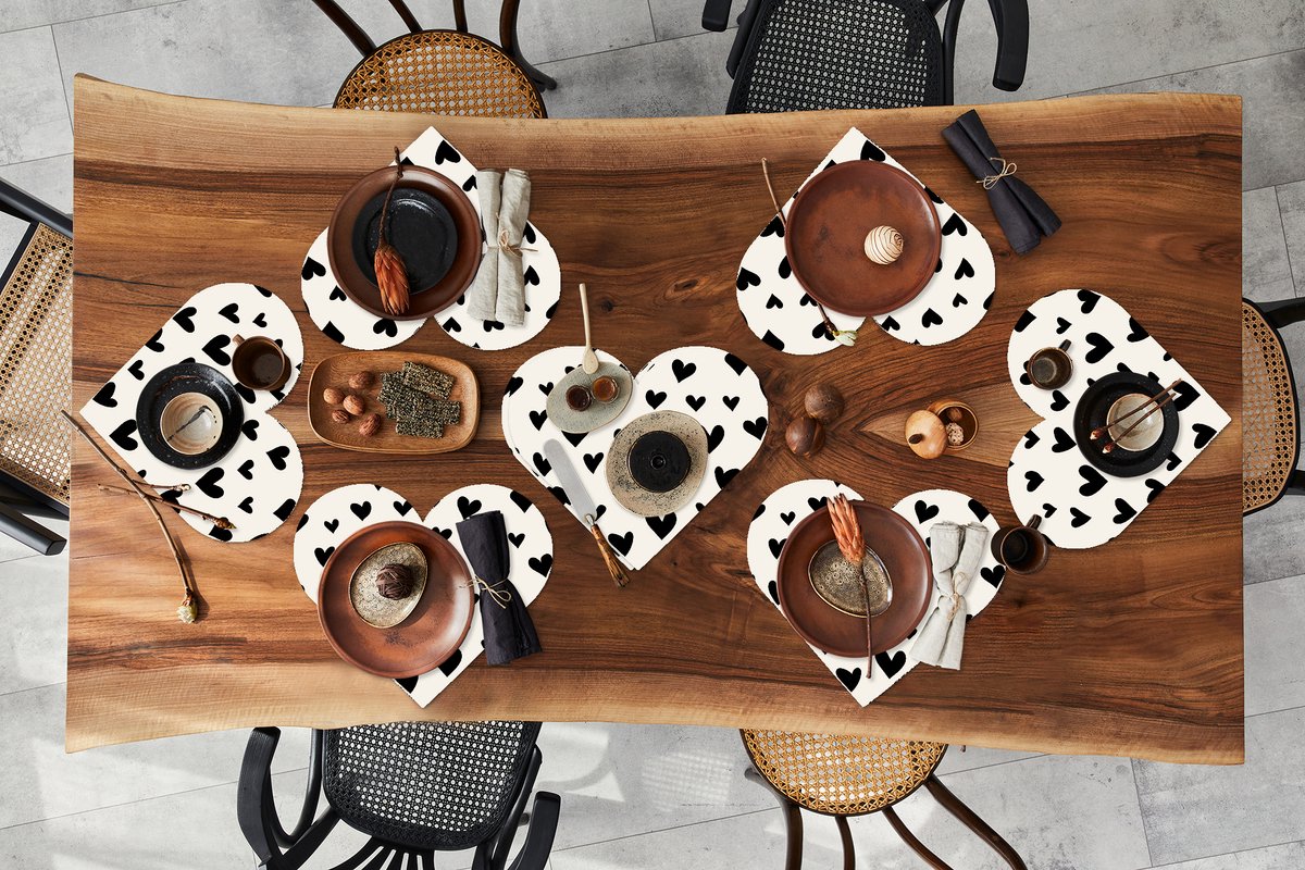 Onderleggers - Placemats - Placemats hartje - Valentijn - Romantisch cadeau - Patronen - 8 stuks