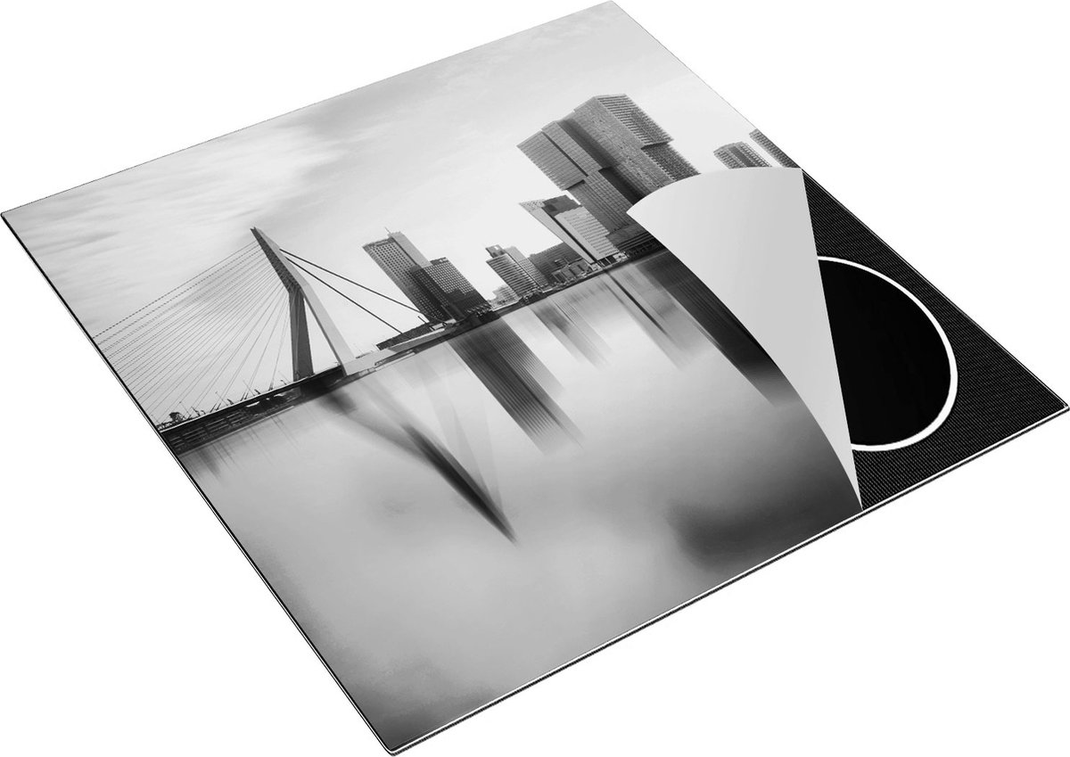 Chefcare Inductie Beschermer Rotterdamse Skyline met de Erasmusbrug - Zwart Wit - 78x78 cm - Afdekplaat Inductie - Kookplaat Beschermer - Inductie Mat