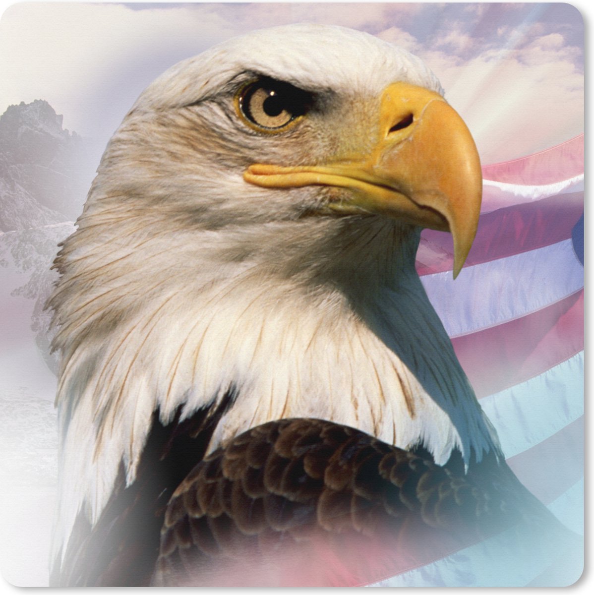 Muismat XXL 50x50 cm - Bureau onderlegger - Bureau mat Een Amerikaanse zeearend met een Amerikaanse vlag en bergen - Bureaumat - Gaming mousepad xl - Bureaulegger groot - Computer deskmat