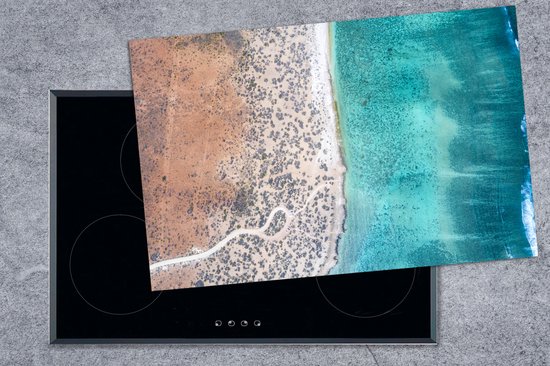 KitchenYeah® Inductie beschermer 81.2x52 cm - Blauw water en mooi strand bij de Kust van Ningaloo - Kookplaataccessoires - Afdekplaat voor kookplaat - Inductiebeschermer - Inductiemat - Inductieplaat mat