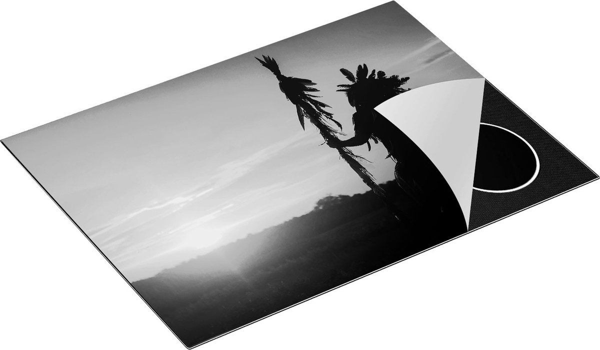 Chefcare Inductie Beschermer Indiaan met een Speer bij Zonsondergang - Zwart Wit - 70x55 cm - Afdekplaat Inductie - Kookplaat Beschermer - Inductie Mat