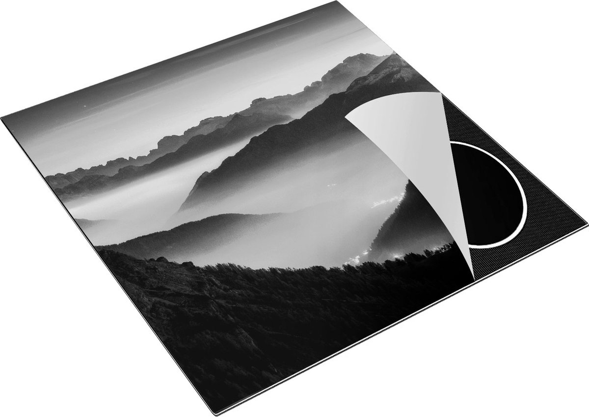 Chefcare Inductie Beschermer Bergen Landschap in Italië tijdens Zonsondergang - Zwart Wit - 78x78 cm - Afdekplaat Inductie - Kookplaat Beschermer - Inductie Mat