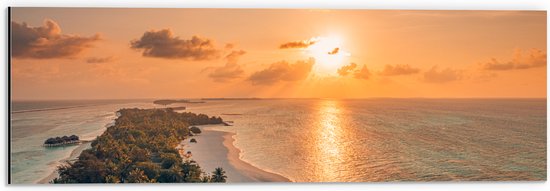 Dibond - Strand met Zonsondergang - 60x20 cm Foto op Aluminium (Wanddecoratie van metaal)