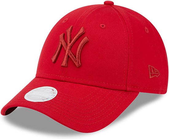 New York Yankees League Essential Womens Red 9FORTY Adjustable Cap