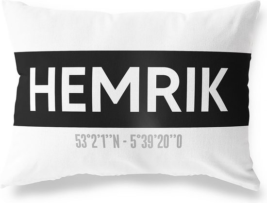 Tuinkussen HEMRIK - FRIESLAND met coördinaten - Buitenkussen - Bootkussen - Weerbestendig - Jouw Plaats - Studio216 - Modern - Zwart-Wit - 50x30cm