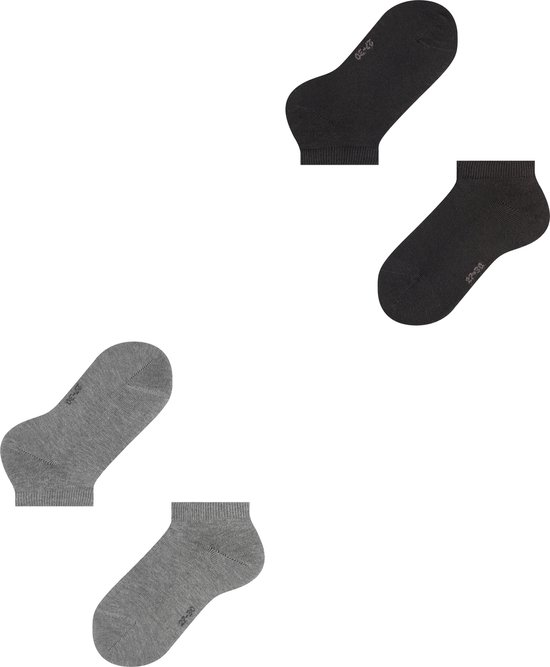 Vier Falke sneakersokken, twee zwart en twee grijs, met maatindicatie 37-39.