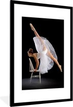 Vrouw - Ballet - Stoel - Fotolijst - Wanddecoratie - Muurdecoratie - 80x120 cm - Kader