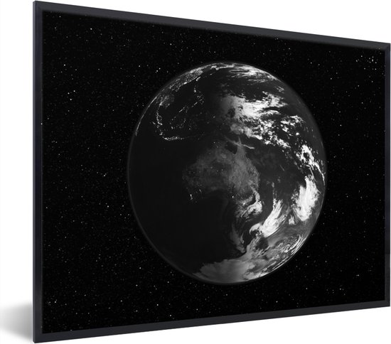 Photo en cadre - Vue satellite de la terre en cadre photo noir et blanc noir sans passe-partout 80x60 cm - Affiche sous cadre (Décoration murale salon / chambre)