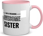Akyol - i am a freaking awesome sister koffiemok - theemok - roze - Zus - de meest geweldigste zus - verjaardagscadeau - verjaardag - cadeau - cadeautje voor zus - zus artikelen - kado - geschenk - gift - 350 ML inhoud