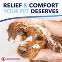Een hond met schuimige vacht wordt gewassen met TropiClean OxyMed Medicated Shampoo.