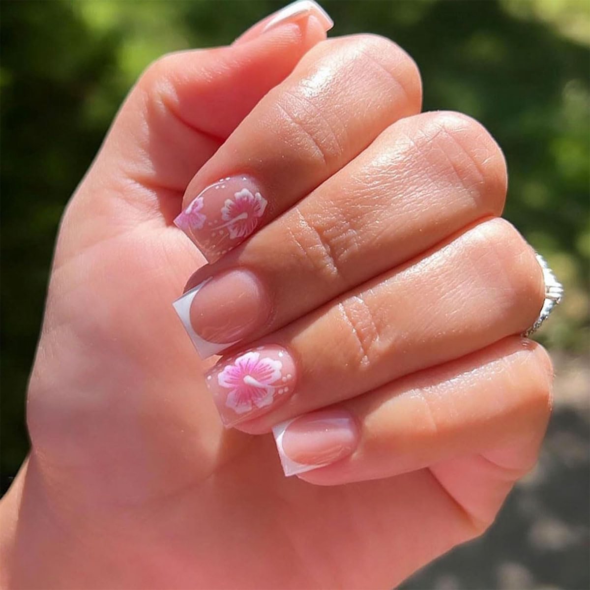 Dailygoods - 24 Stuks Witte Franse Kunstnagels met Bloemenontwerp