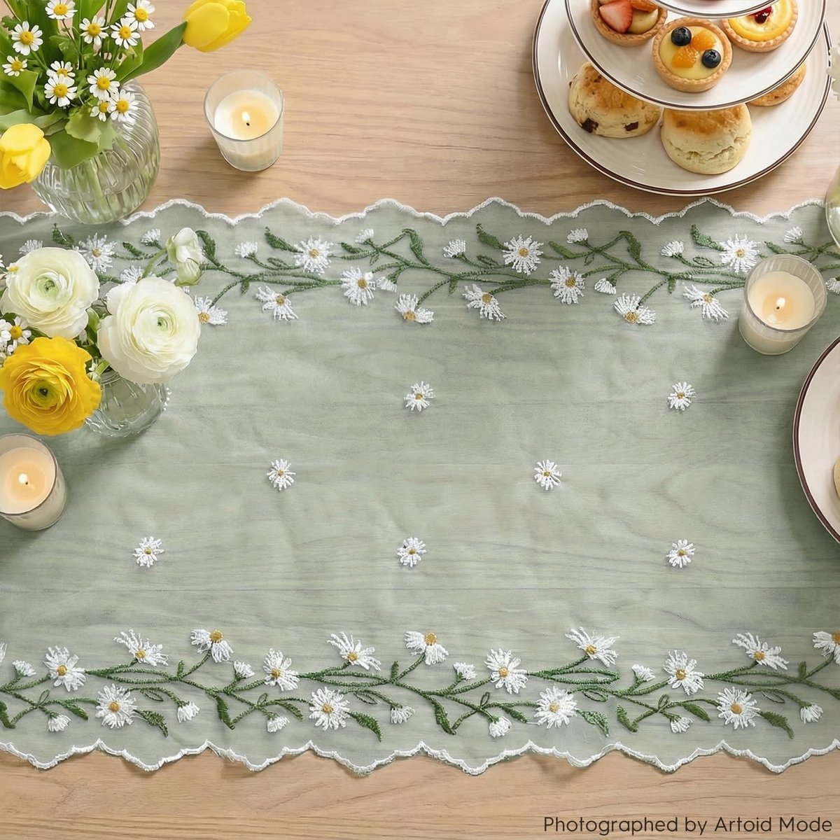 Dailygoods - Tafelloper met Madeliefjes en Bladeren in Saliegroen, 40x300 cm