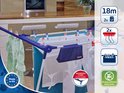 Étendoir Leifheit Pegasus blanc avec des détails bleus et rouges, rempli de linge.