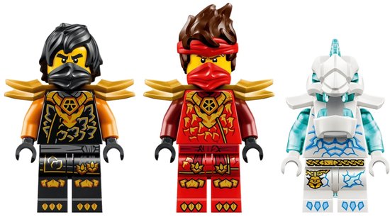 Drie LEGO Ninjago figuren: twee ninja's in geel en rood, en een witte ijs ninja.
