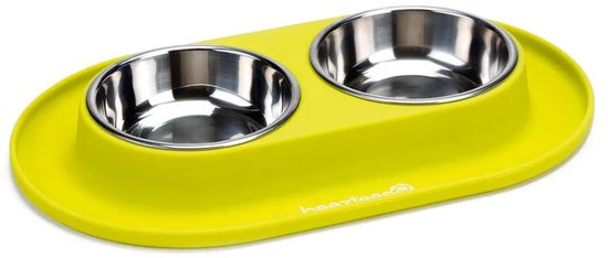 Groene siliconen onderlegger met twee RVS voerbakjes. Het merk 'Beeztees' is zichtbaar.
