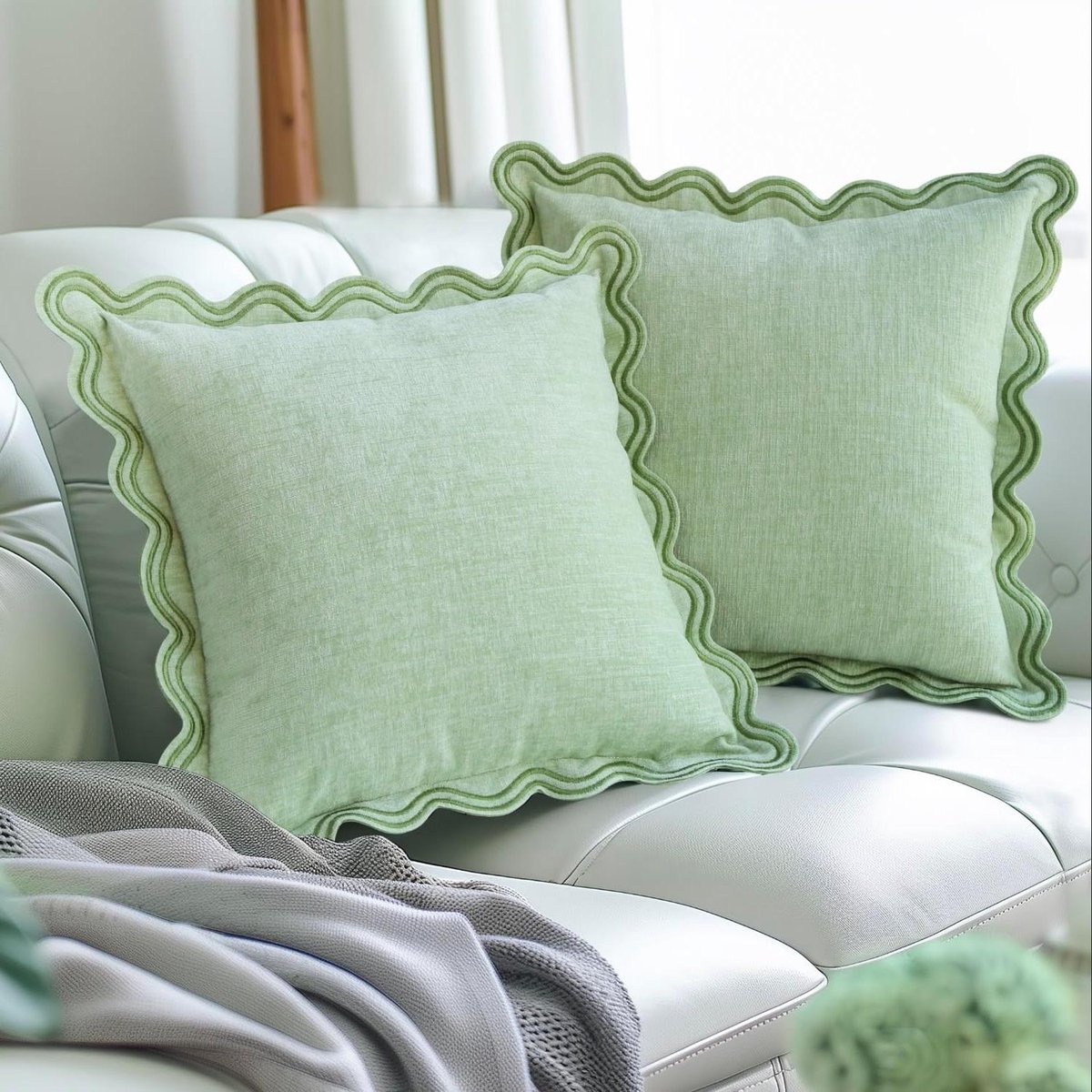 Decoratieve Kussenslopen - Sierkussenhoezen Set - Woonkamer Aankleden - Geborduurd Golvend Randontwerp - 45 x 45 cm - Mintgroen