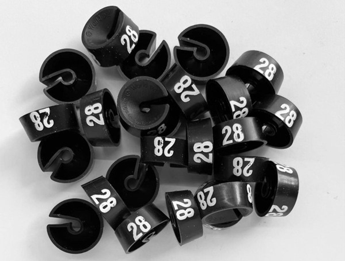 Bleijenberg Maatdopje maat 28 zwart - Maataanduiding voor kledinghangers per 25 stuks - Maatringetje Ø 20 mm - Kledinghangers - Kleerhanger - Kapstok - Mark-Brics - wisersizer