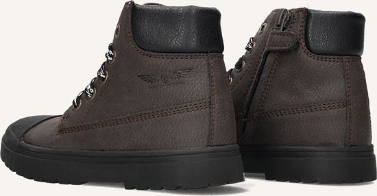 Zij-achterkant van donkerbruine leren veterboots met zwarte neus, veters en ritsen.