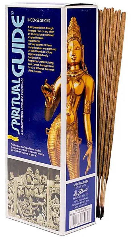 Doos Spiritual Guide Incense Sticks met afbeelding van gouden beeld en wierookstokjes ernaast.