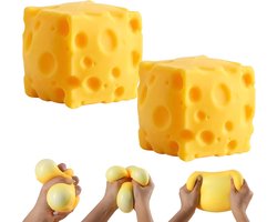 Squishy Toy Vorm van een Kaas - 2 Stuks 5cm - Squeeze Cheese Knijpkaas - Slow Rising Toy Squishy - Stressverlichtend Speelgoed - Zachte en Luchtige Blokjeskaas - Fidget Squishy - Realistische Kaasvorm - Voor Volwassenen en Kinderen - Geel - SOLLBRY®