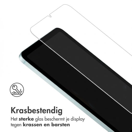 Transparante screenprotector wordt boven een iPad Mini geplaatst. "Krasbestendig".