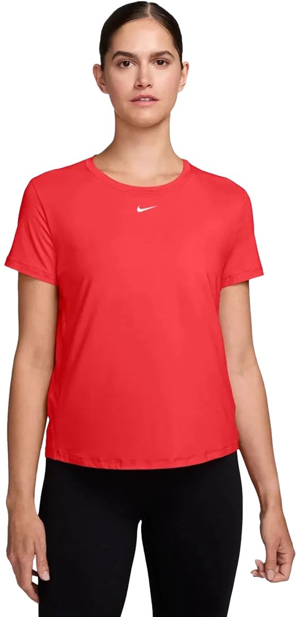 Nike one classics dri-fit t-shirt in de kleur . Rood