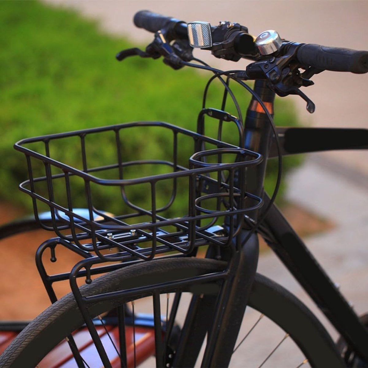 Fietsmand Voor - Fietsaccessoire - Buiten Fietsen - Met Bidonhouder - 36 x 26 x 15 cm - Zwart
