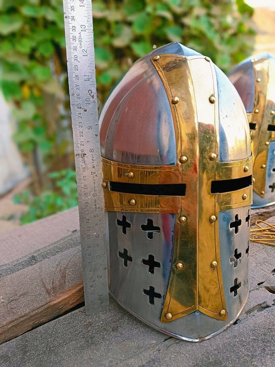 Middeleeuwse Helm - Ridder Helm Tempelier - Historische Decoratie - Messing Ontwerp - Zilveren Afwerking