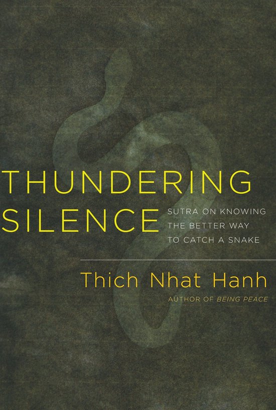Boek 'Thundering Silence' met een slang op de achtergrond en gele tekst.