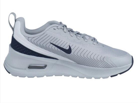 Baskets Nike Air Max - Taille 44 - Blanc - Occasion (Modèle 2020/2022) - Pour La Marche