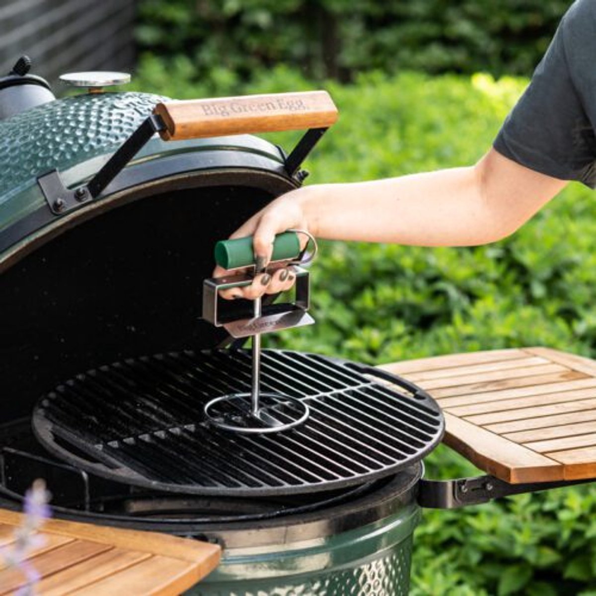 Big Green Egg Grid Lifter - rooster lifter