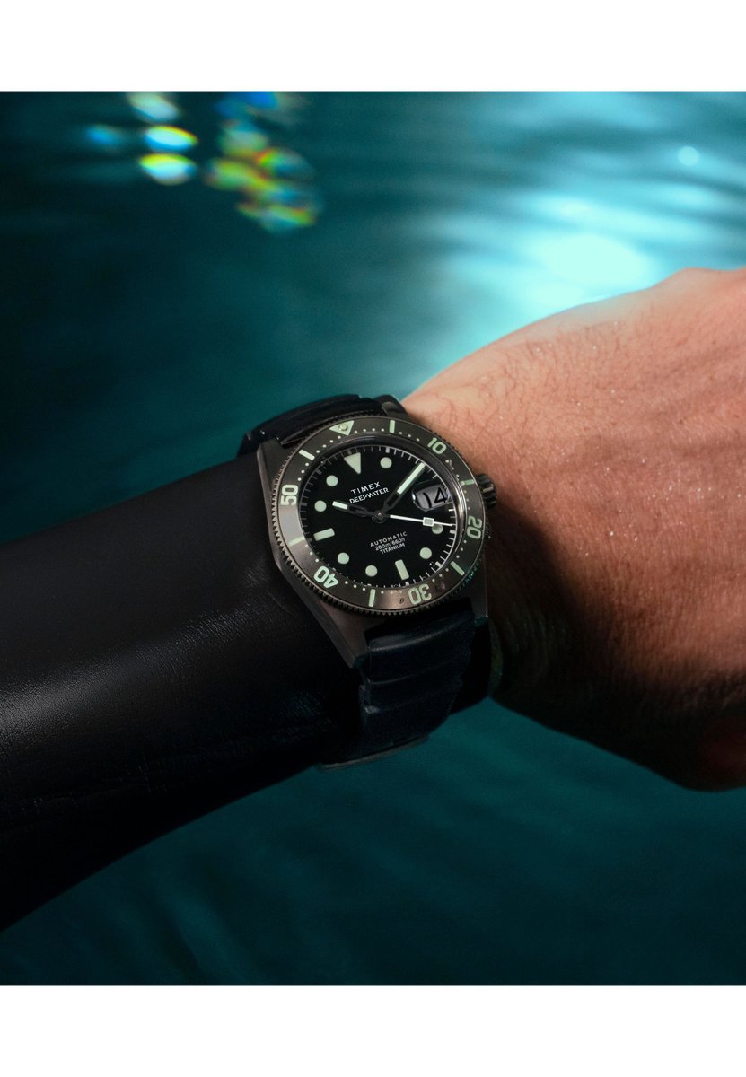 Timex Deepwater Reef 200 Titanium Automatic Automatic Wind Zwart Case: 100% Titanium | Armband: 100% Synthetic Rubber 41 mm TW2W73800AJ