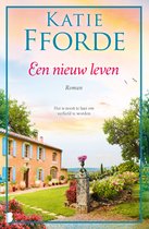 Boekcover: 'KATIE FFORDE Een nieuw leven Roman'. Zonsondergang, landhuis, tuin.