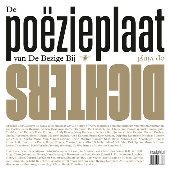 Zwarte letters "De poëzieplaat van De Bezige Bij" boven witte letters "DICHTERS" en "op vinyl". Onderaan een lijst met namen en "debezigebij.nl".