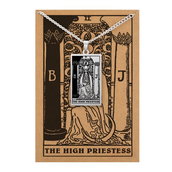 Zilverkleurige ketting met rechthoekig medaillon met afbeelding van Tarotkaart 'The High Priestess' op kaart.