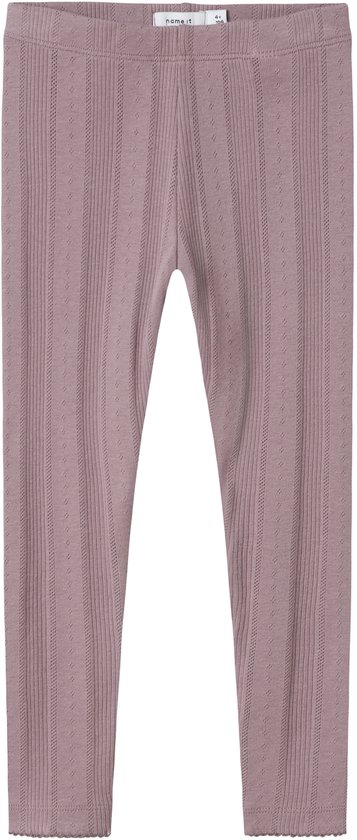 Lichtroze gebreide legging met een subtiel ruitpatroon en geribbelde pijpen.