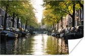 Vele boten in de Amsterdamse grachten in Nederland Poster 180x120 cm - Foto print op Poster (wanddecoratie woonkamer / slaapkamer) XXL / Groot formaat!