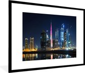 Fotolijst incl. Poster - Kleurrijke gebouwen in Dubai en een paarse Burj Khalifa - 80x60 cm - Posterlijst