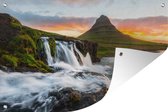 Muurdecoratie Kirkjufell-berg en Kirkjufellfoss-waterval bij zonsopkomst in IJsland - 180x120 cm - Tuinposter - Tuindoek - Buitenposter