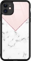 iPhone 11 hoesje glas - Marmer roze grijs - Hard Case - Zwart - Backcover - Print / Illustratie - Roze