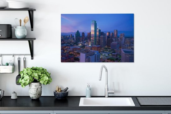 Le crépuscule du soir de Dallas au Texas avec un ciel violet Toile 90x60 cm - Tirage photo sur toile (Décoration murale salon / chambre)