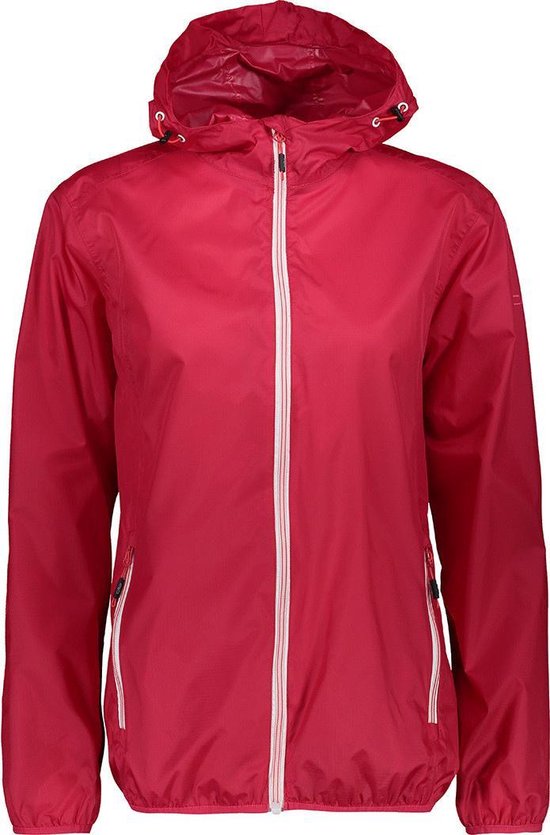 Veste de pluie rouge avec capuche, fermeture éclair blanche et poches latérales.