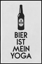 JUNIQE - Poster met kunststof lijst Bier Ist Mein Yoga -13x18 /Grijs &