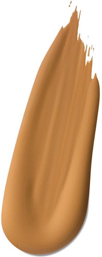 Een swathe van medium bruine foundation met een gladde, dekkende textuur.