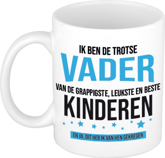 Foto: Ik ben de trotse vader van de grappigste leukste en beste kinderen koffiemok theebeker wit 300 ml blauwe en zwarte letters verjaardag vaderdag cadeau bedankje voor papa